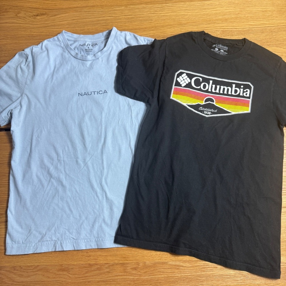 Men's Set of Two T-shirts - Size Small